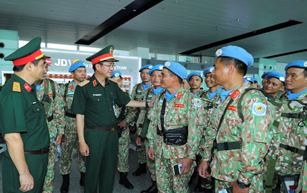 Hành trình mới của những sứ giả hòa bình Việt Nam trên vùng đất châu Phi